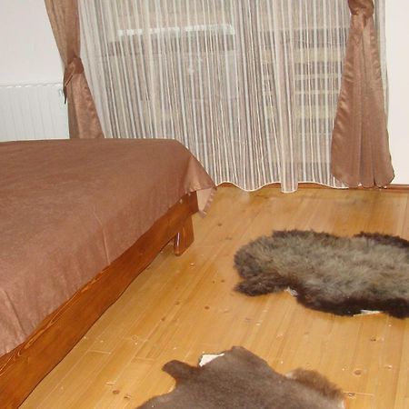Cabana Barlogul Lupilor Villa Berevoesti Kültér fotó