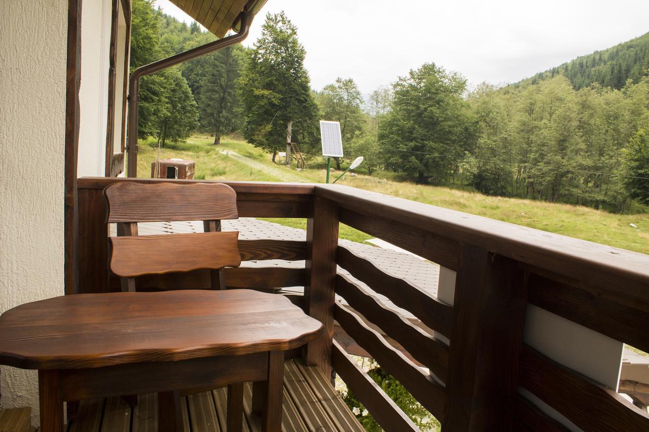 Cabana Barlogul Lupilor Villa Berevoesti Kültér fotó