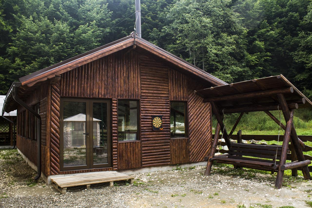 Cabana Barlogul Lupilor Villa Berevoesti Kültér fotó