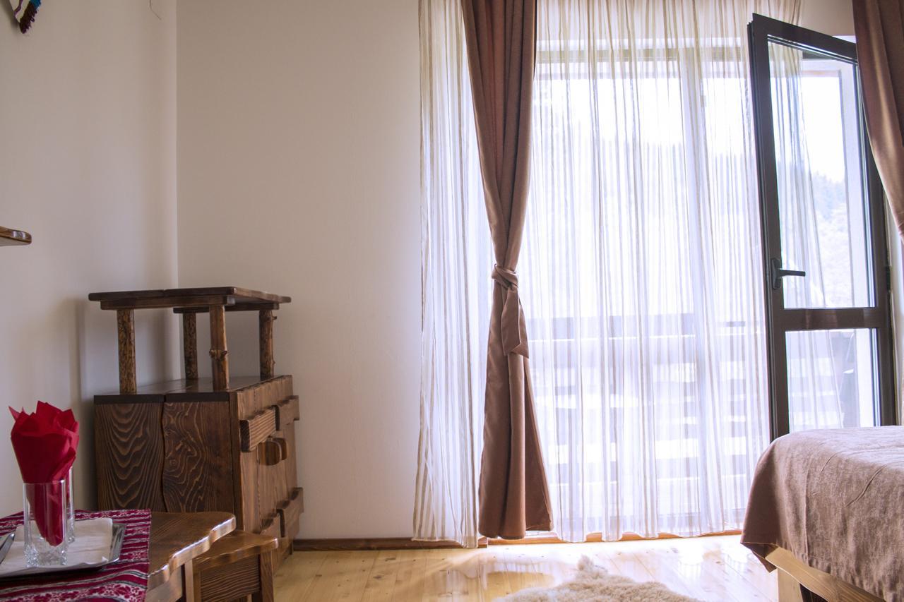 Cabana Barlogul Lupilor Villa Berevoesti Szoba fotó