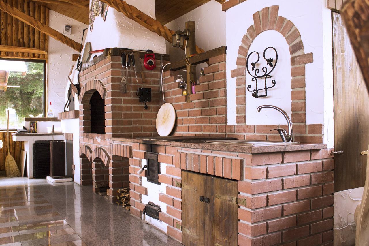 Cabana Barlogul Lupilor Villa Berevoesti Kültér fotó