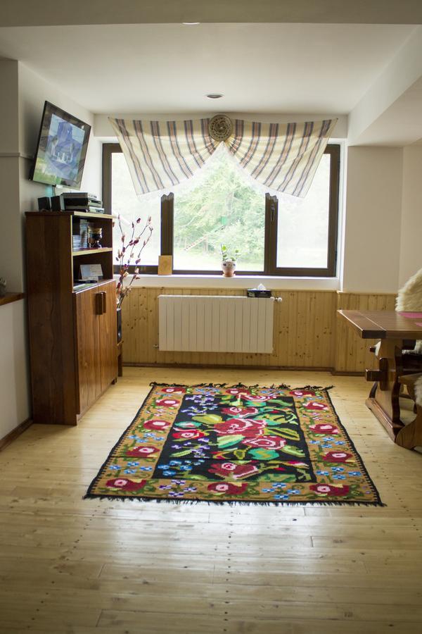 Cabana Barlogul Lupilor Villa Berevoesti Kültér fotó