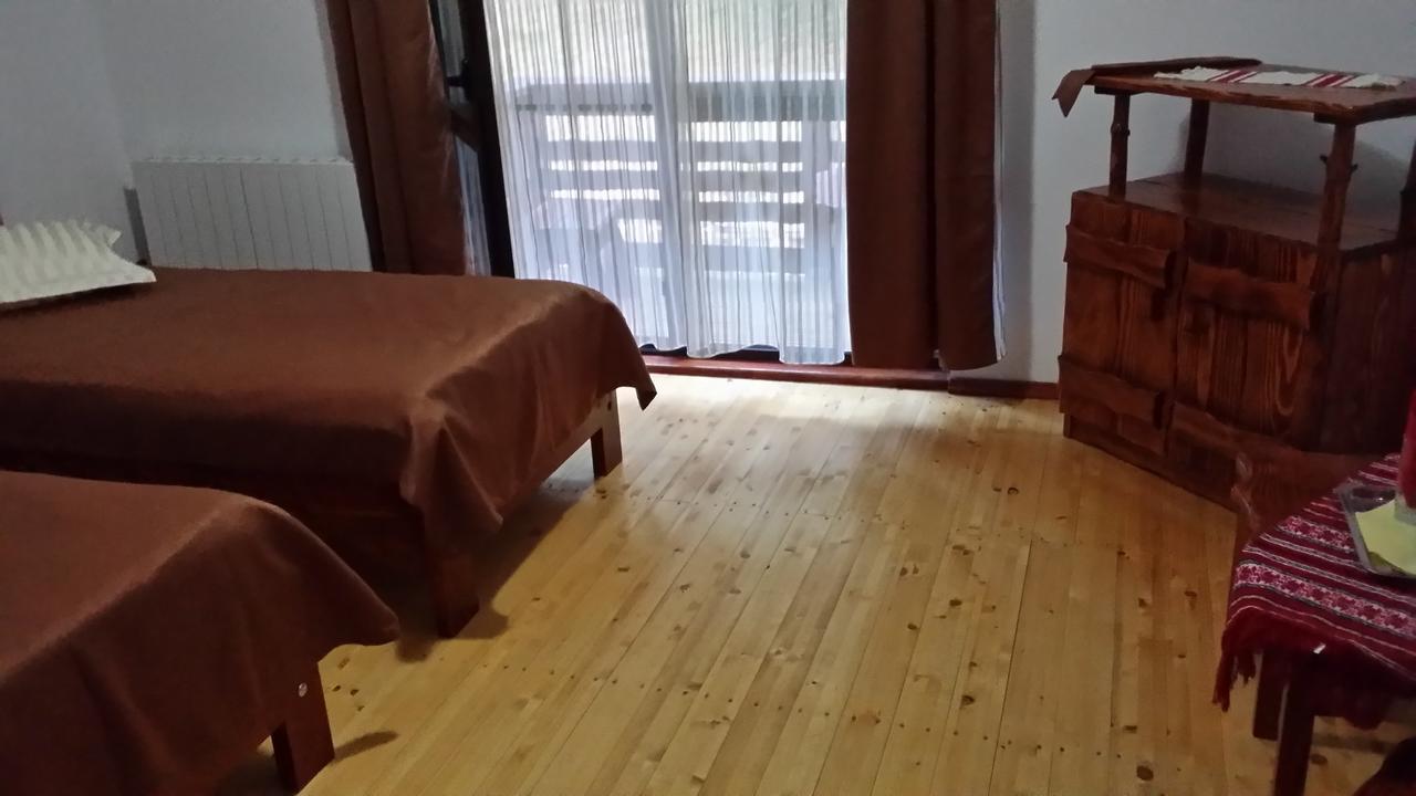Cabana Barlogul Lupilor Villa Berevoesti Kültér fotó
