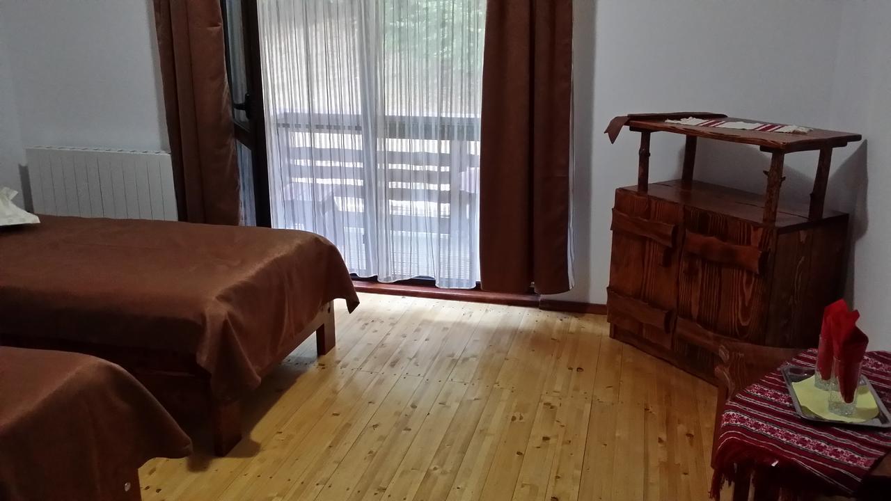 Cabana Barlogul Lupilor Villa Berevoesti Kültér fotó