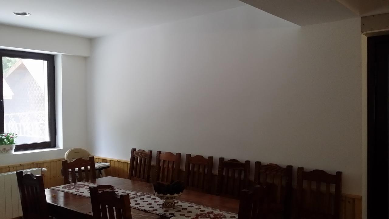 Cabana Barlogul Lupilor Villa Berevoesti Kültér fotó