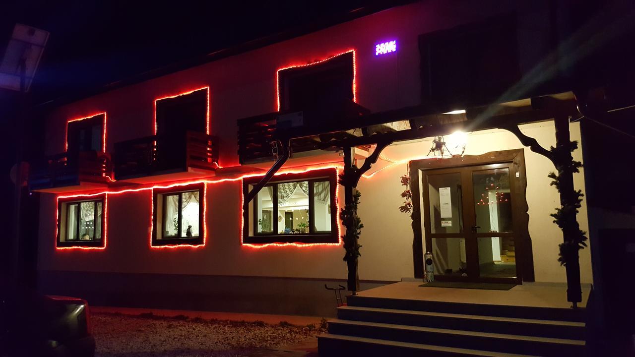 Cabana Barlogul Lupilor Villa Berevoesti Kültér fotó